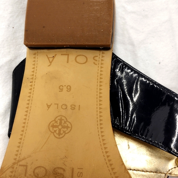 ISOLA Black Patent Leather Thong Style Flip Flop Sandals W/Gold Decor  Size: 6.5 - Picture 4 of 6